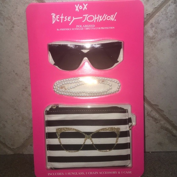 🆕 Betsy Johnson 💋 Polarized Sunglasses 🕶, Chain, Case - Picture 1 of 5